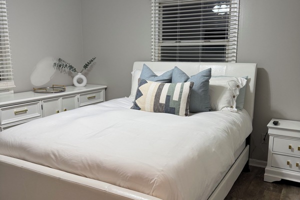 2 dormitorios, tabla de planchar con plancha, wifi gratis y ropa de cama