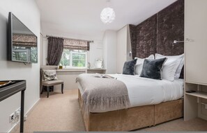 4 bedrooms, individually decorated, individually furnished, desk