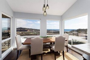 Dining - Walk to the beach! Views of Del Mar Racetrack & Ocean - Turf & Tide (Solana Beach)