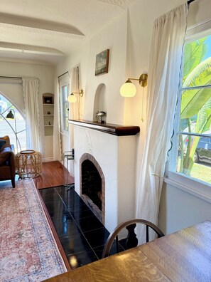 Interior - Charming, Historic 2-bedroom house in Coronado (Coronado)