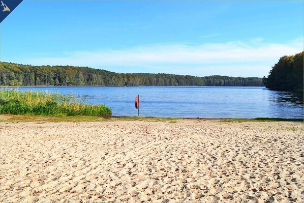 Beach - Home port on lakes & sea - Modern vacation home in Korswandt with large garden (Korswandt)