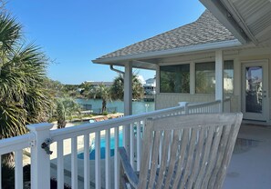 Et oppvarmet basseng