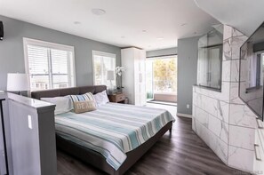 1 soverom, skrivebord, strykejern/-brett og wi-fi (inkludert)