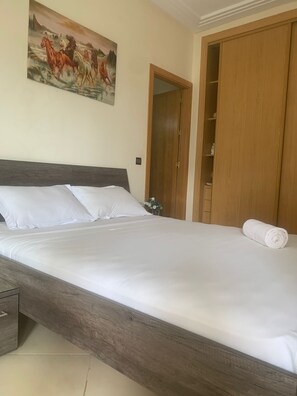 2 bedrooms, WiFi, bed sheets - Luxury apartment with breathtaking sea and pool views (Asilah)