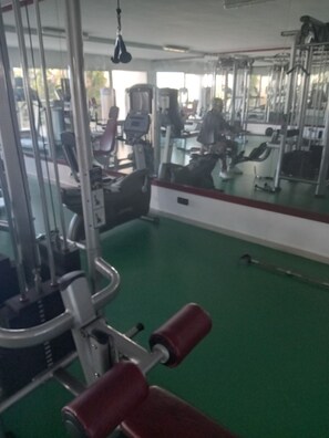 Fitness facility - Luxury apartment with breathtaking sea and pool views (Asilah)