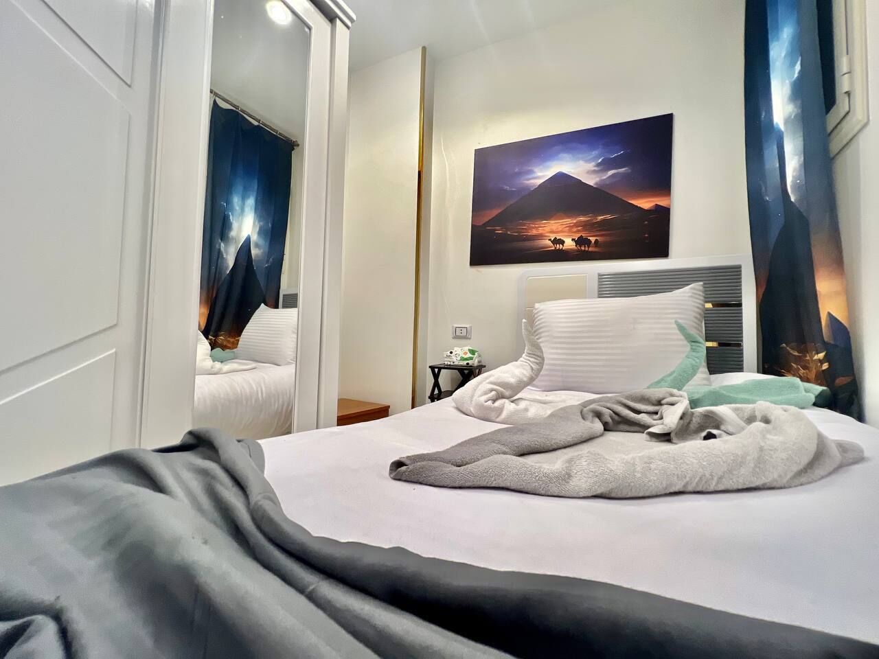 Deluxe Single Room | Desk, laptop workspace, blackout drapes, soundproofing