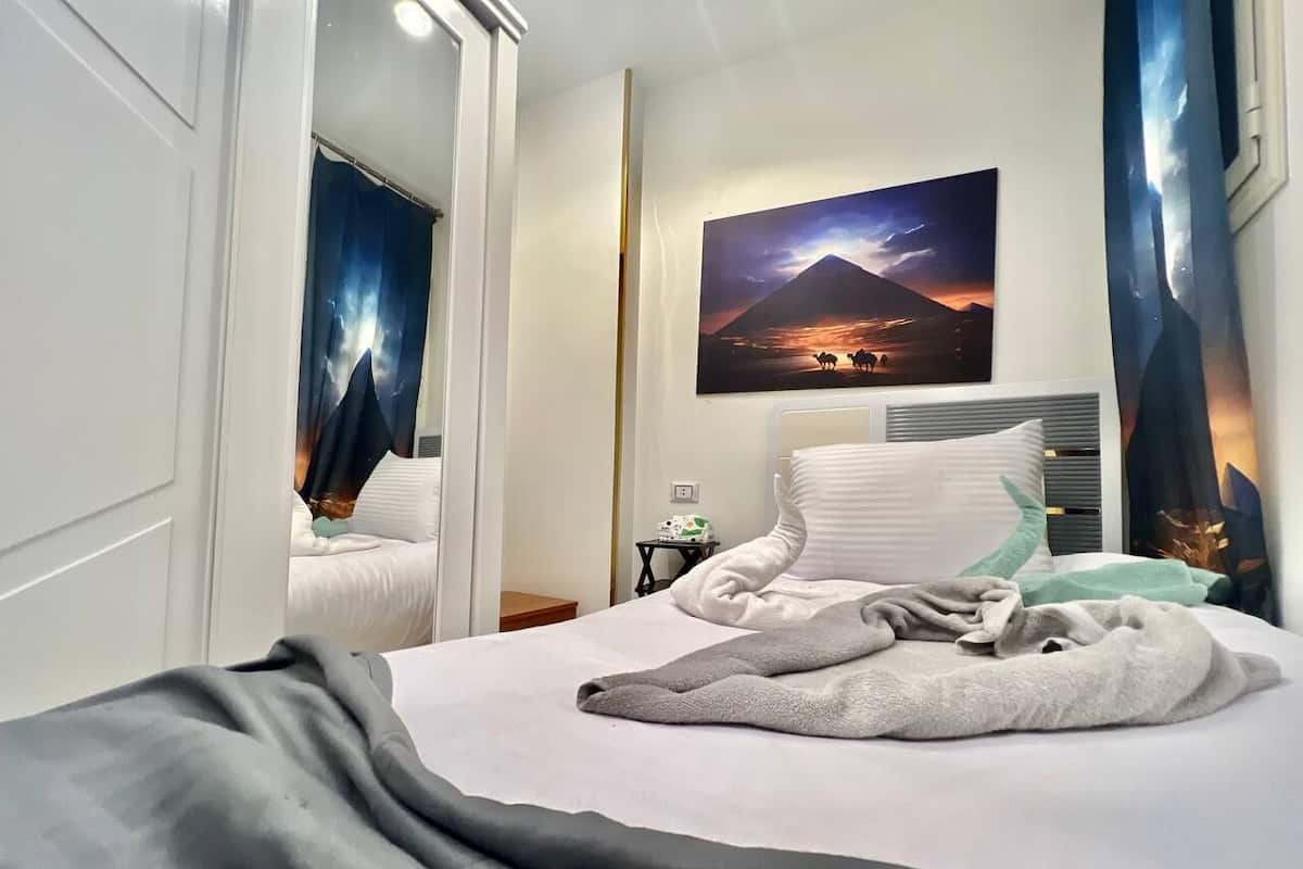 Deluxe Single Room | Desk, laptop workspace, blackout drapes, soundproofing