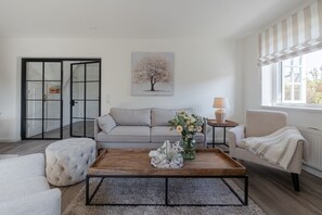 TV, bordtennis og stereoanlegg