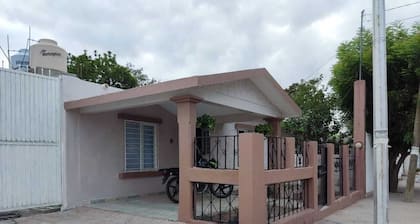 Charming 1-bedroom house with WiFi and AC in brilliant Las Glorias