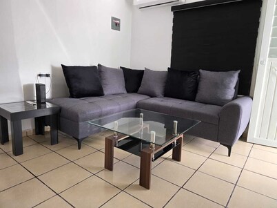 Charming 1-bedroom house with WiFi and AC in brilliant Las Glorias