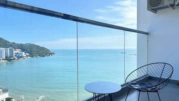 Deluxe-Apartment, 2 Schlafzimmer, Balkon, Meerblick | Blick vom Balkon