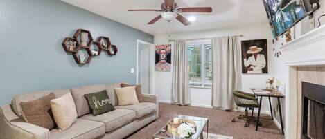 Smart-tv en een open haard