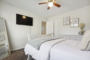 3 habitaciones, tabla de planchar con plancha, wifi y ropa de cama