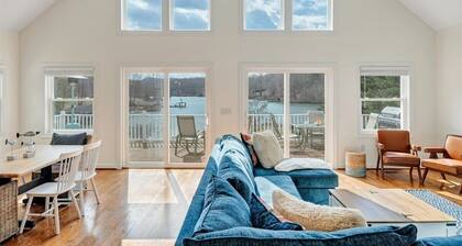 Serene Stay: Your Perfect Lakefront, Family-Friendly Getaway