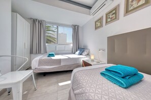 2 quartos, cofres nos quartos, ferros/tábuas de passar roupa