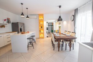 Dining - Villa Mila by Istrabook (Kunj)