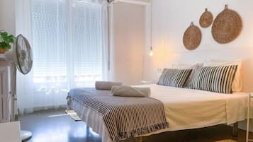 4 dormitorios, tabla de planchar con plancha, Internet y ropa de cama