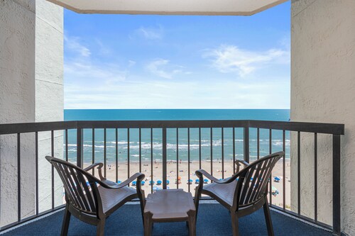 Tropical Paradise Oceanfront Studio Stunning 6th-Floor Retreat