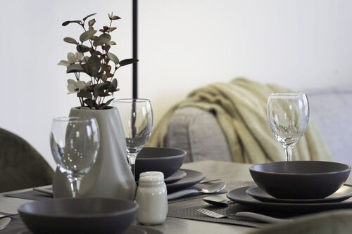 Stylish and Modern Flat 2 Min Walk to Ashford Outlet