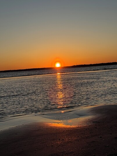NEW RENTAL-4BR3BA House at South Topsail Beach W/Private Beach & Pool Access