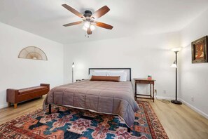 3 chambres, fer et planche à repasser, Wi-Fi gratuit, draps fournis