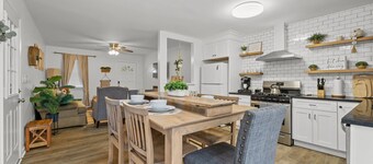 Charming 4-bedroom house 5 min from the Mall of Georgia and Movie Theater