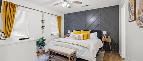 4 bedrooms, iron/ironing board, free WiFi, bed sheets