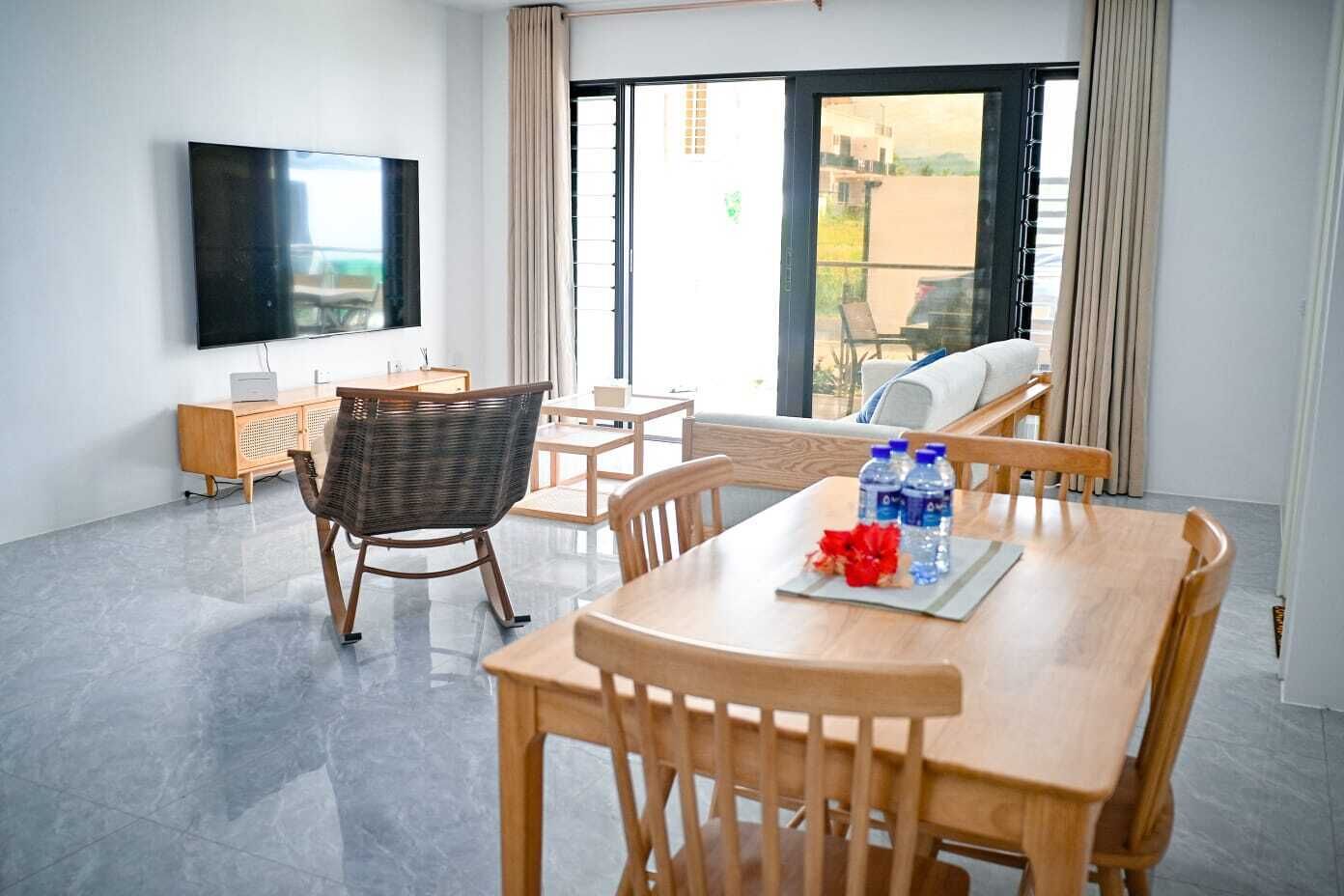 Apartment, 2 Bedrooms | Living area