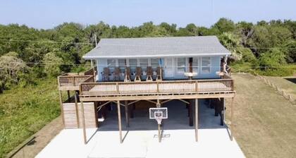 3-bedroom house in peaceful Little Florida Beach with WiFi, AC