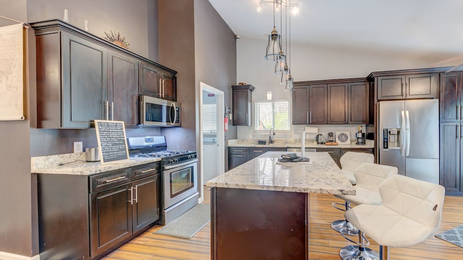 Remodeled and Inviting Free EV