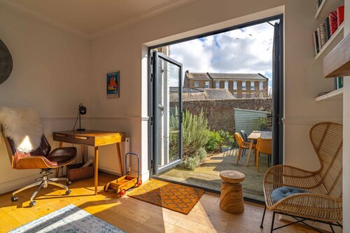 Stylish Home | Logburner | near Beach & Castle