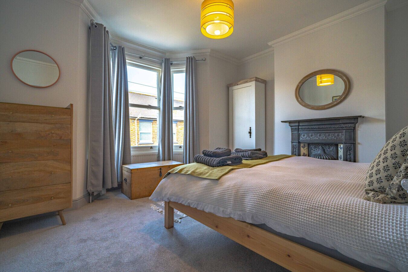 4 bedrooms, desk, iron/ironing board, free WiFi