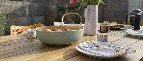 屋外ダイニングエリア