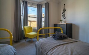 4 bedrooms, desk, iron/ironing board, free WiFi