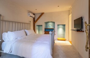 Junior suite | 1 slaapkamer, luxe beddengoed, een kluis op de kamer