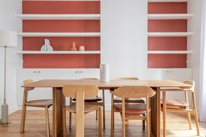 Dining - Blueground | Pigalle, elev & w/d, nr Sacré-Cœur (Paris)