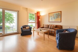 TV, stereo - Apartment house Victoria - WE C 09 - Seepanorama - House Victoria - Apartment C (Sassnitz)
