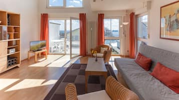 Fernseher, DVD-Player, Stereoanlage