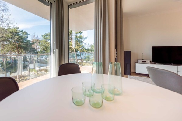 Imagen sin descripción, 1 de 16, botón