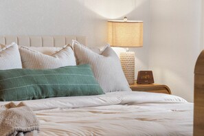 2 habitaciones, tabla de planchar con plancha, cuna de viaje y wifi 