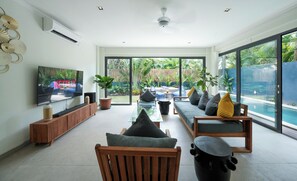 50-inch Smart TV with digital channels, Netflix, streaming services