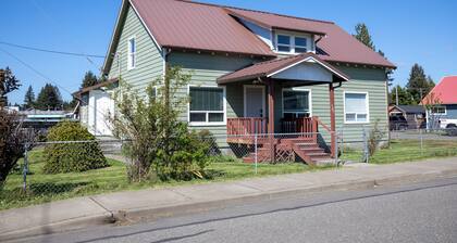 Walk to Downtown • King Bed • Near Olympic Beaches