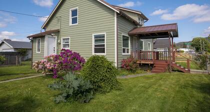 Walk to Downtown • King Bed • Near Olympic Beaches