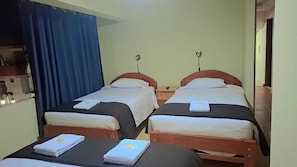 Quarto quádruplo conforto, vista para a montanha | Wi-Fi de cortesia