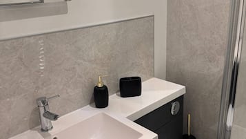 Shower, towels