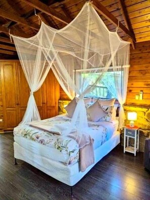 Unclassified image, 4 of 17, button - Forget Me Not Cottages-Rose Cottage (Warburton)