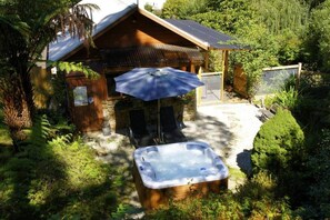 Unclassified image, 5 of 17, button - Forget Me Not Cottages-Rose Cottage (Warburton)