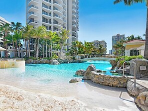 Pool - Luxury Holiday awaits in the Centre of Surfers Paradise (Surfers Paradise)