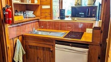 Frigorifero, microonde, macchina per tè/caffè