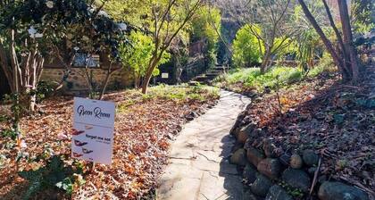 Forget Me Not Cottages- Green Room